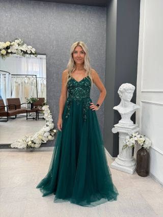 👗 Zkoušení společenských šatů pro sezónu 2025/2026 je v plném proudu! Pokud chceš mít co nejširší výběr těch...